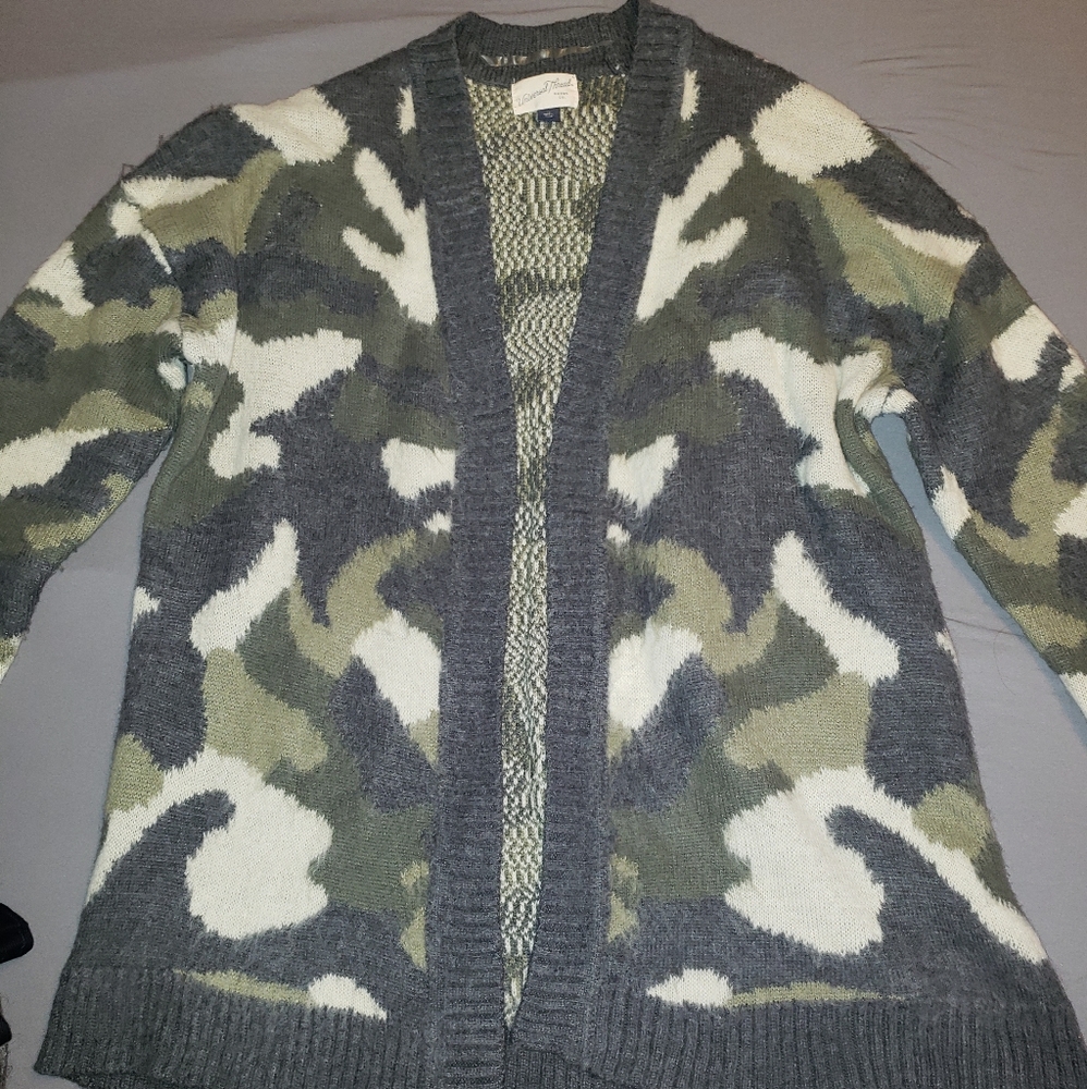 Cardigan type sweater